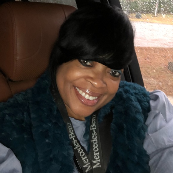 Meet your Posher, Joy - Picture 2 of 6